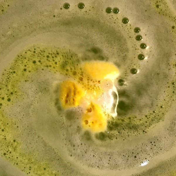 Lemon Sherbet Bath Bomb in Bath Water