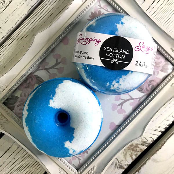 Bath Bomb Donut - Scent: Sea Island Cotton 